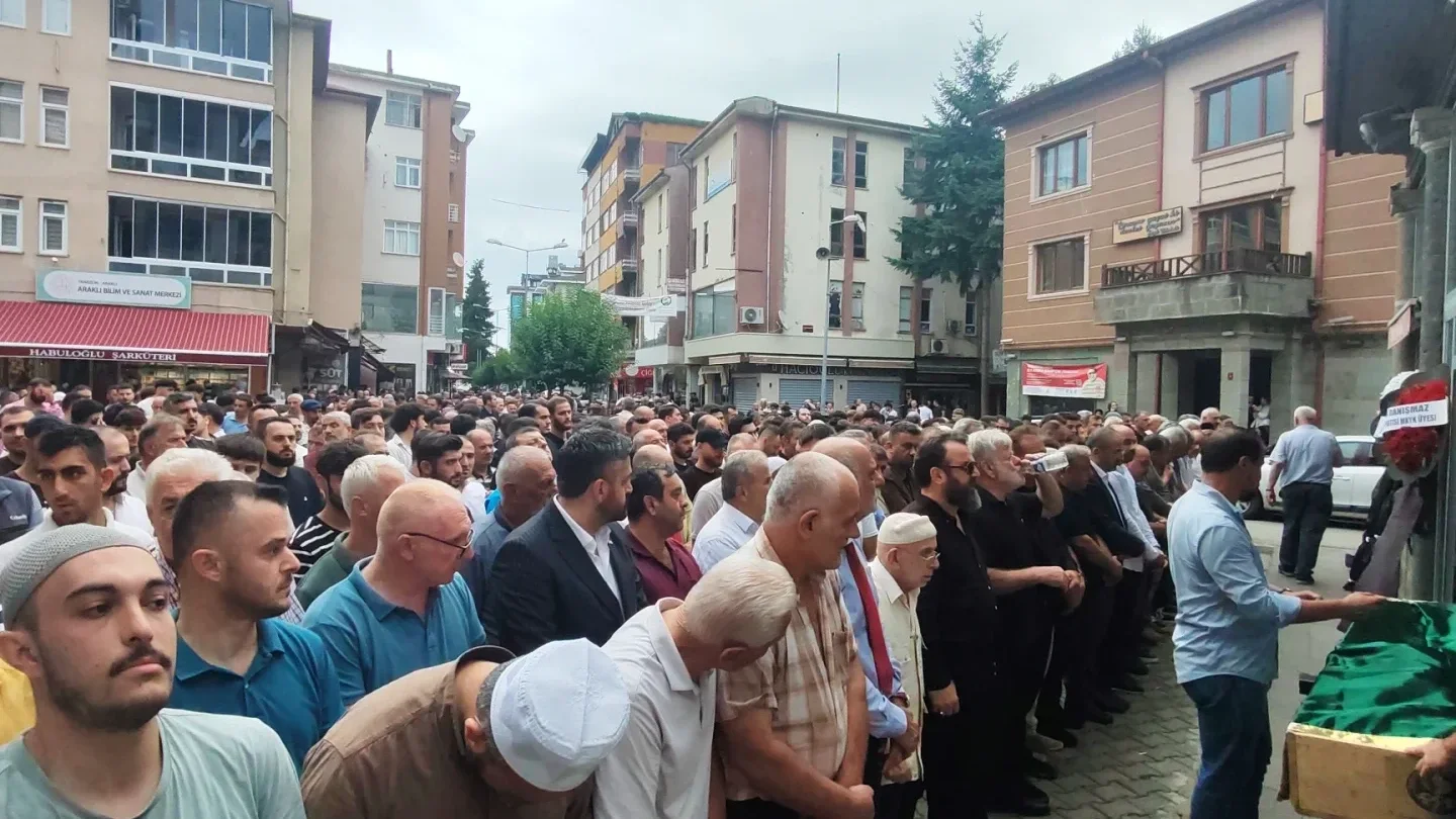 Araklı'da Muhammet Sönmez Taşkın Son Yolculuğuna Uğurlandı