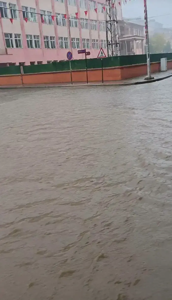 Araklı'da TİSKİ'nin Alt Yapı Çalışması İlk Sınavını Geçemedi
