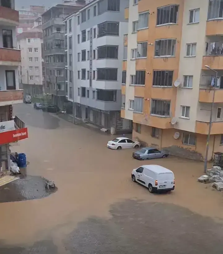 Araklı'da TİSKİ'nin Alt Yapı Çalışması İlk Sınavını Geçemedi