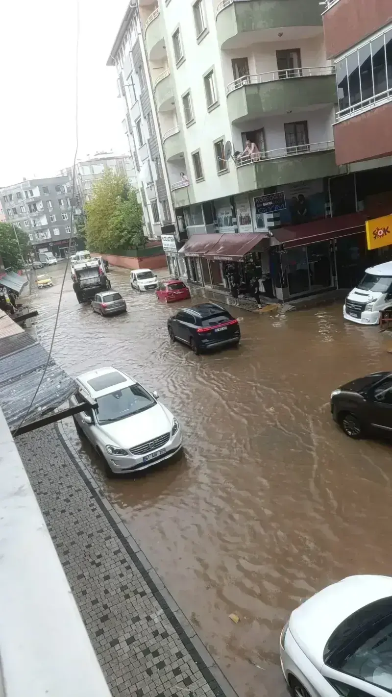 Fakat gelinen noktada proje yapılmadan önce su basmayan cadde ve sokakları su bastı.&nbsp;