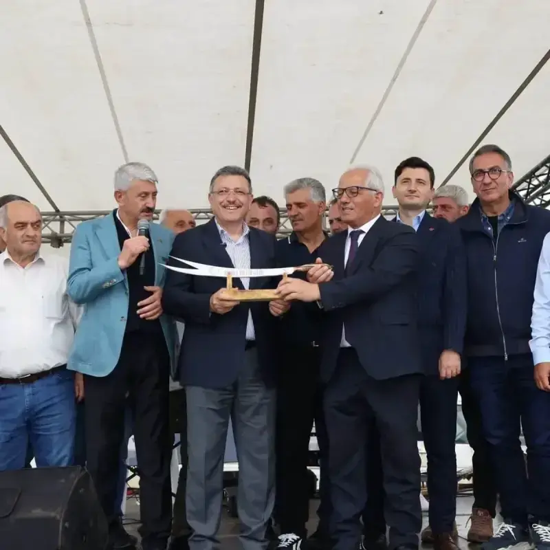 Ahmet Metin Genç'ten Araklı'ya 14 Km Yol Müjdesi !