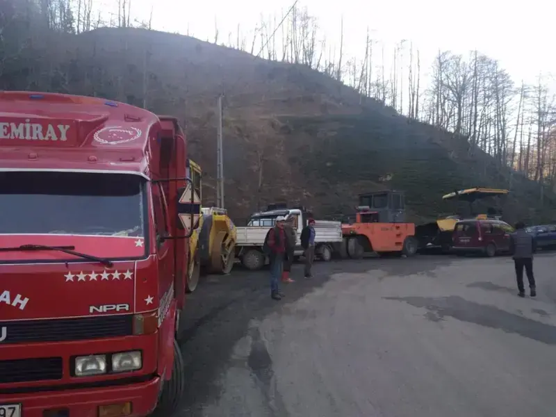 YEŞILYURT GURUP YOLU VE VADISI AK PARTI'NIN OY DEPOSUYDU

böyle bir olayın meydana gelmesi AK Part