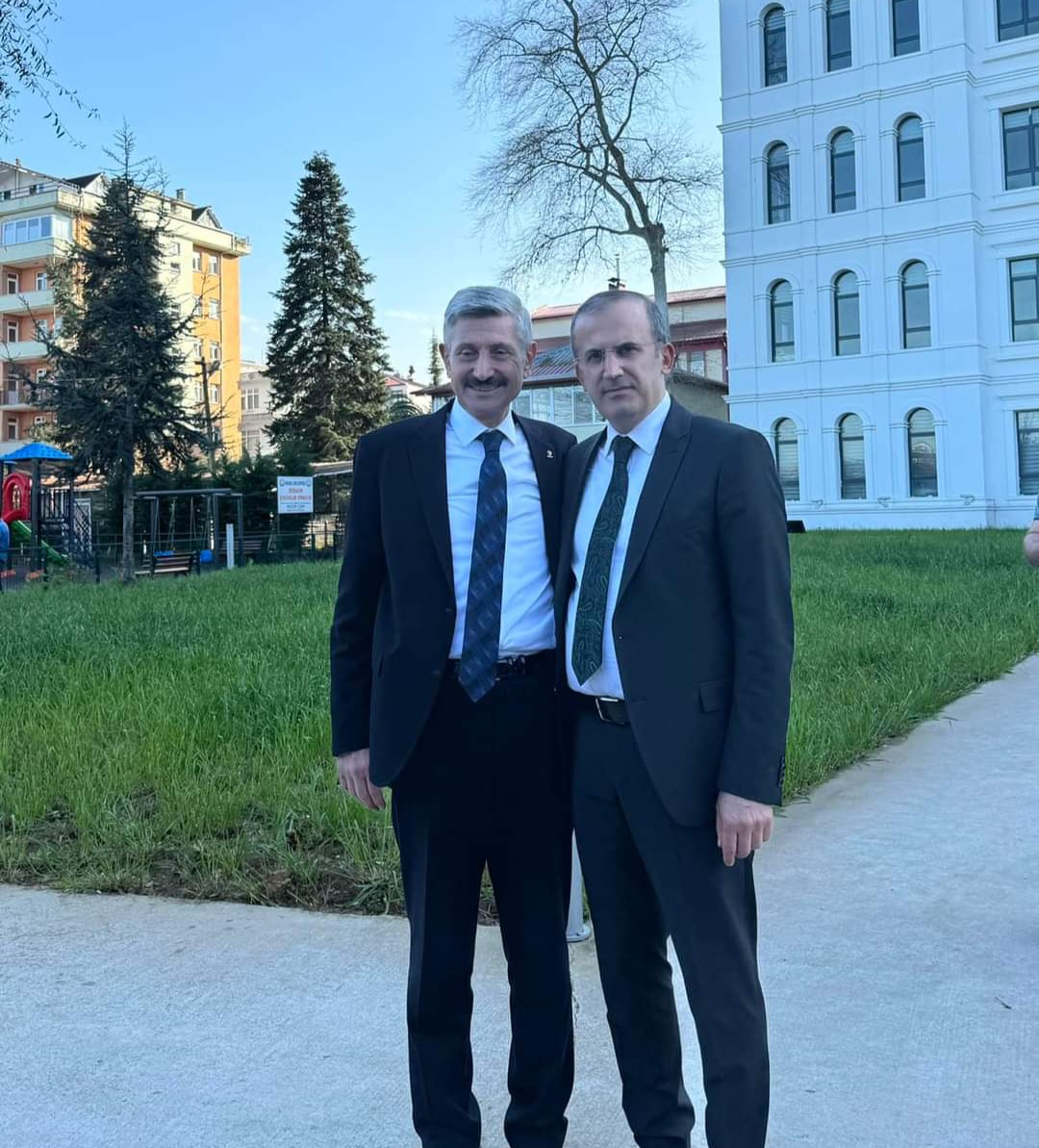 Araklı'da Zaferin Komutasında O vardı. Ahmet başkan ilk seçiminden zaferle çıktı