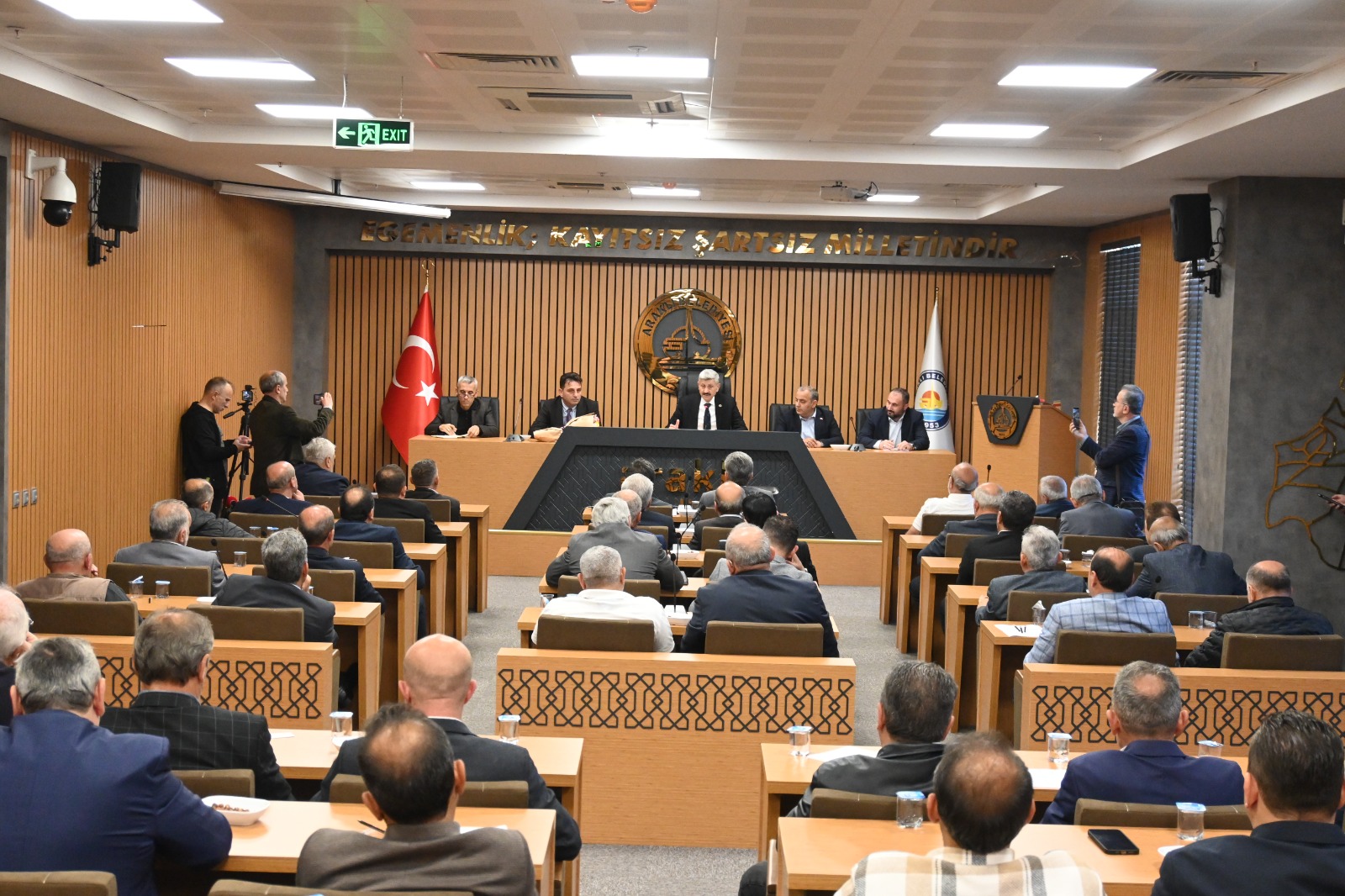 Belediye Başkanı Coşkun Çebi ve Araklı Mahalle muhtarları omuz omuza "Araklı için Varız"